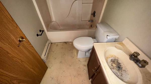 $600 / 2br - 700ft2 - 514 South Wall Street, Carbondale, IL (Carbondale)63688352082179121