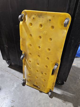 Creeper de perfil bajo - $45 (Lynden)63435781435011121