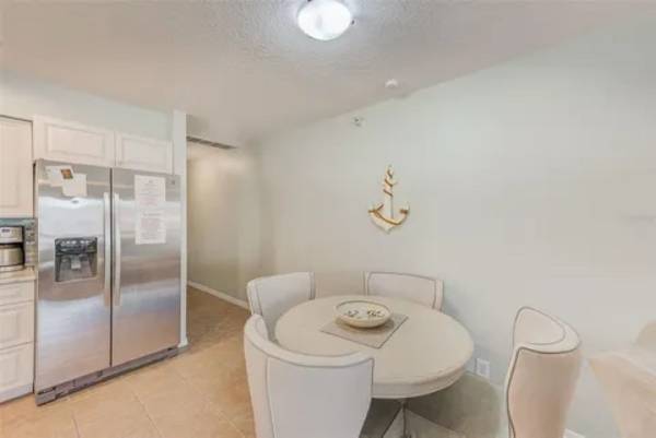 $150 / 2br - 1065ft2 - ROYAL CONDO (Indian Rocks Beach)63976137906563121
