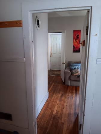 $975 / 2br - 750ft2 - Downtown Northampton (Northampton)64017048214657123