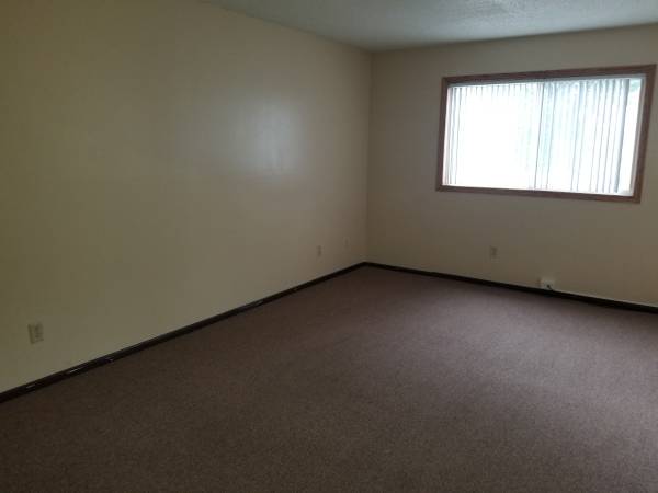 $660 / 2br - 975ft2 - Kirkwood Heights 20-52 66th Ave SW  2 Bedroom / 1 Bathroom (Cedar Rapids IA)63942847175938122