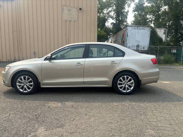 (NO DLR FEE) 2012 Volkswagen Jetta 5 SPEED ( RUNS NEW!!!) - $3,750 (CARMEL /DANBURYNY CALL 203 231 1817)63436937619457121