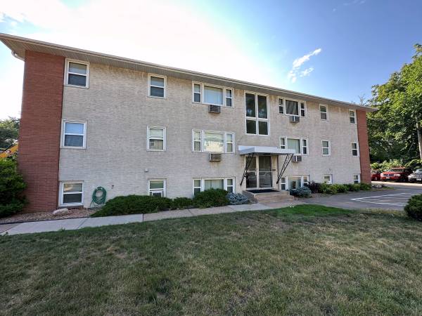 $955 / 1br - 650ft2 - Annapolis One bedroom/Great location-Available for December (WEST ST PAUL)63990232218243120
