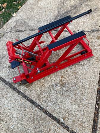 Torin Big Red ATV/ Motorcycle Lift 1