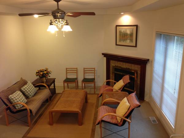 $1.150 / 320 pies² - UN DORMITORIO CON BAÑO PRIVADO (dentro de un condominio de 3 dormitorios y 3 pisos) (Ann Arbor)63179888759171121