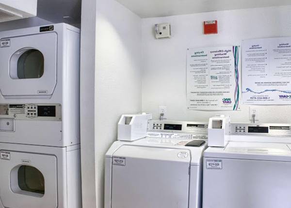 $500 / 1br - Furnished Room w/ Weekly Flat Rate >> Free WiFi, CableTV (Seattle South)63838111420801122