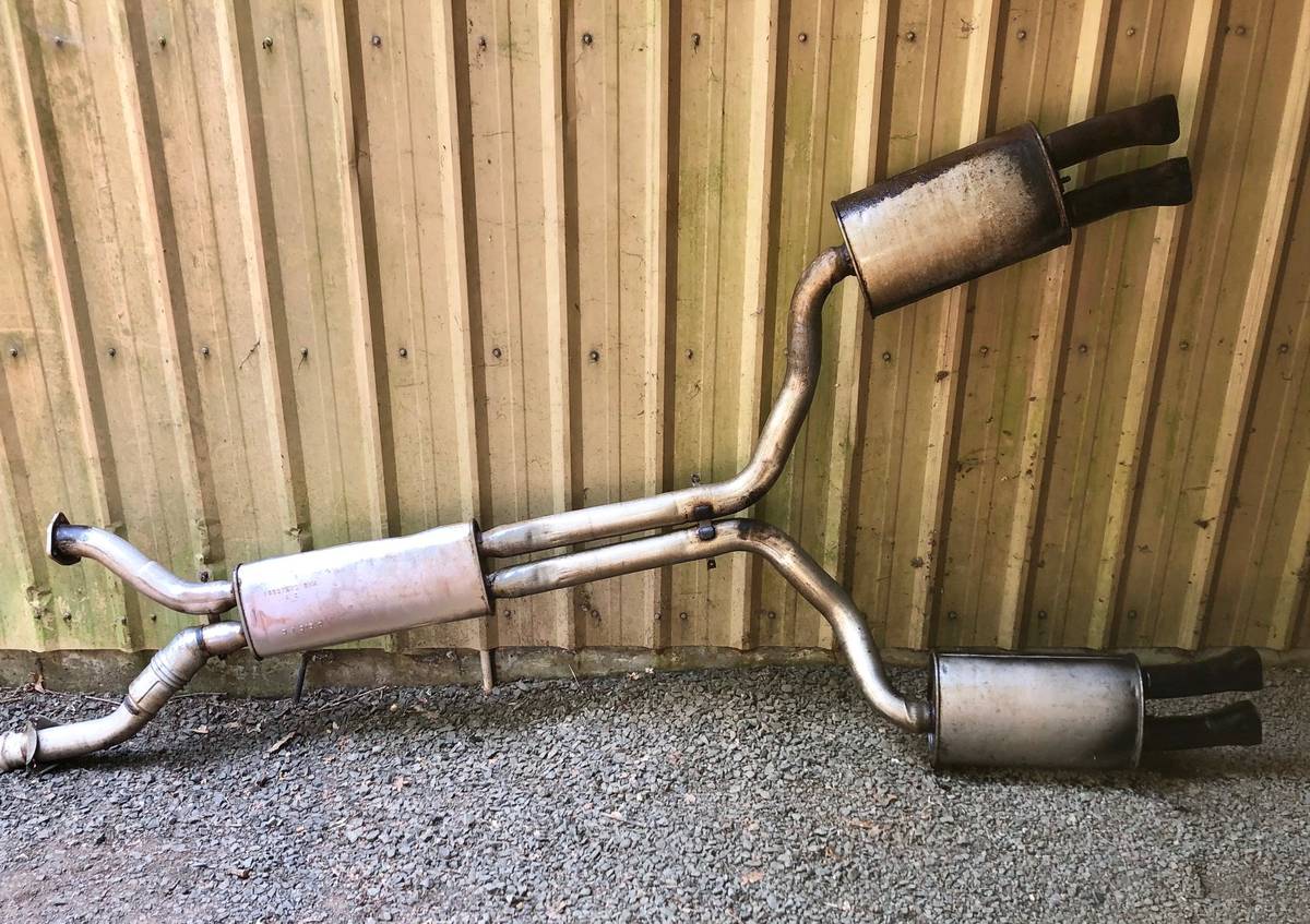 Chevrolet Corvette ZR-1 1991 Exhaust system