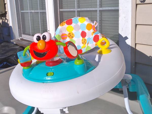 Sesame Street I Spot Elmo! Baby Activity Walker - $20 (Staten Island)63471378140673123