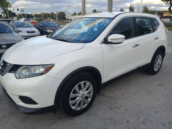 2015 Nissan Rogue extra clean Low miles runs perfect needs nothing 1