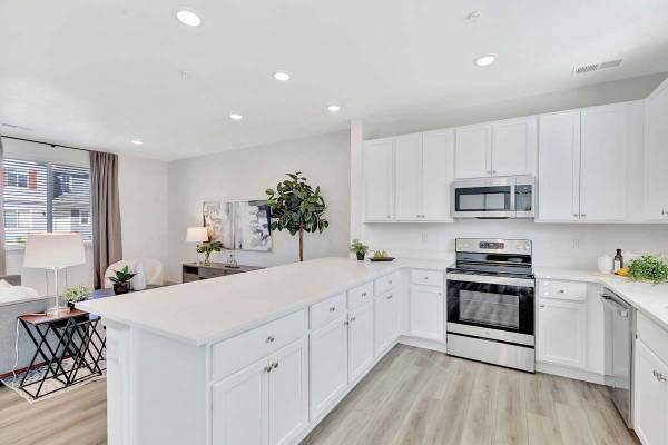 3B/D, Full-size Washer & Dryer, Cyclist-Friendly Parking 1