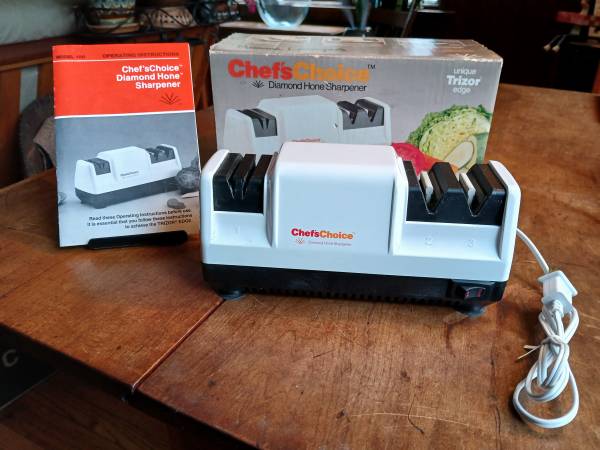 Chefs Choice Electric Knife Sharpener Pro 100 Diamond Hone~3-stage 1