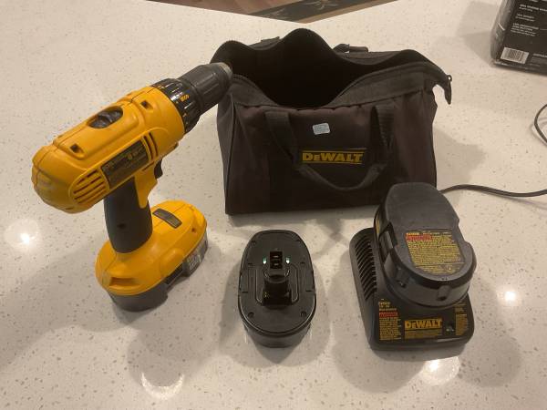 DeWalt 18v Drill 1