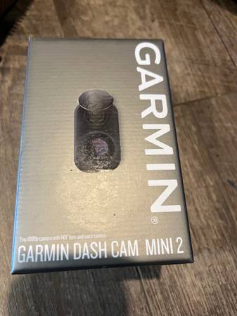 Garmin Mini 2 dash cam 1