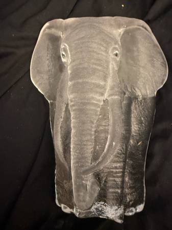 Beautiful Mats Jonasson Sweden Engraved  Elephant Sculptures, large and small 1