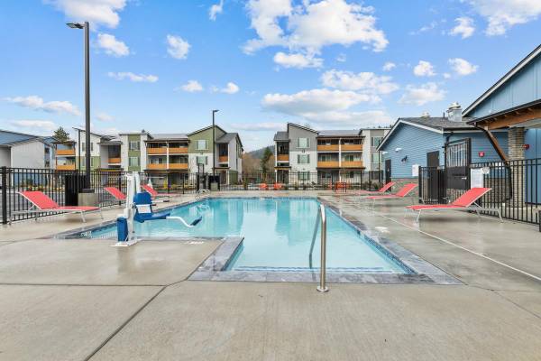 $1,995 / 1br - 821ft2 - Conference Room in Clubhouse, Clubhouse with Full Kitchen (Sumner)63688480115201124