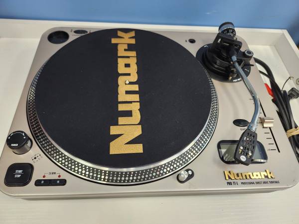 Numark PRO TT-1 PROFESSIONAL DIRECT DRIVE TURNTABLE 1