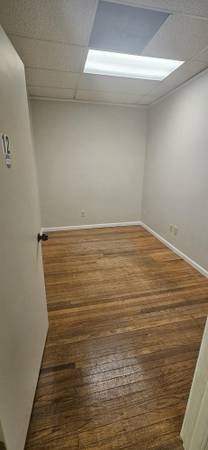 $425 / 84ft2 - Affordable Office Space Available on Savannah Hwy (US 17) near Costco (Charleston)64016109143809121