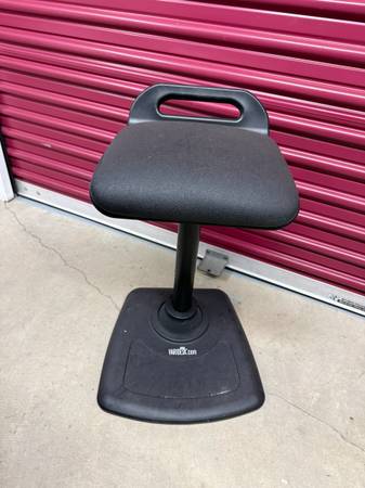 Standing Chair Varidesk 1