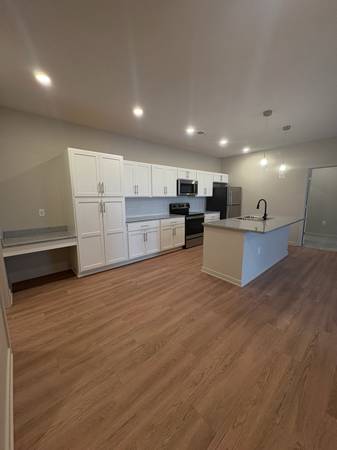 $1,765 / 2br - 1055ft2 - Now Leasing: Beautiful 2-Bedroom at Tiburon Ridge Apartments! (Tiburon Ridge)63681642236547121