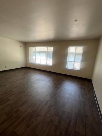 $2,650 / 2br - 884ft2 - Walk to UW! Modern 2 BR with In-Home Laundry & Balcony Options (U District)64031308449027120