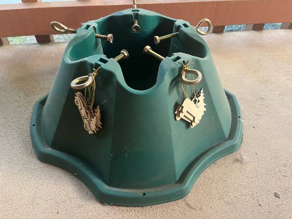 Christmas tree base 1