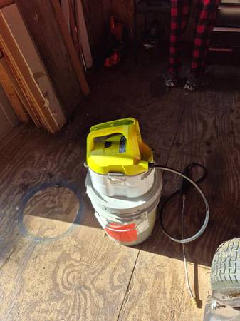 battery Powered Sprayer 1