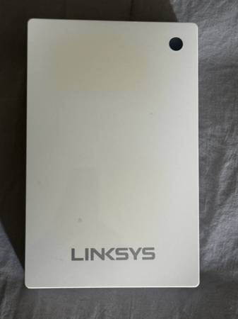 Linksys WHW0101P Velop Mesh WiFi Extender: Wall Plug-in, Wireless Range 1