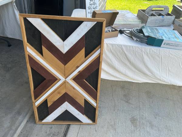 Pictures, Decorations, Baskets, Glass, Etc. 1