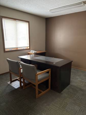 $135,000 / 1650ft2 - Office Building for Sale (Evansville)63988649382914124
