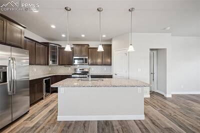 $499,995 / 5br - 7867 Twin Creek Terrace (Fountain)63686975136769121