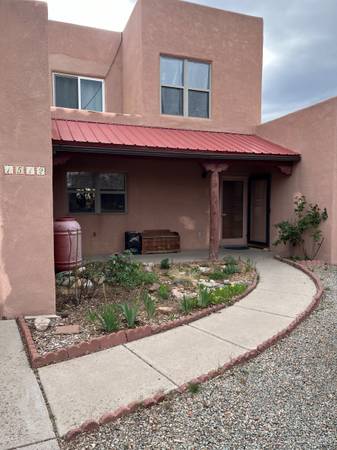 $900 big room (Off Agua Fría between Siler and Osage))63659763621251120