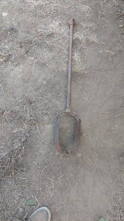 Old auger style post hole digger 1