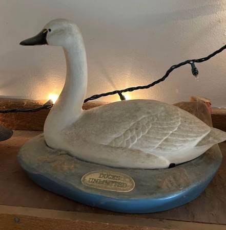 Vintage collectible Ducks Unlimited Jim Bean decanters. All are full, 1