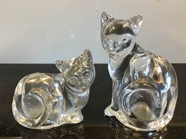 Beautiful retired Lenox crystal cat salt and pepper shakers 1