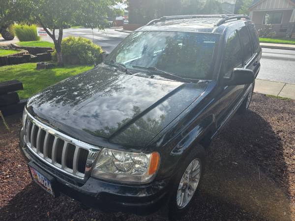 2004 Jeep Cherokee 1
