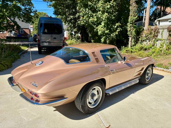 1964 Corvette Coupe 1