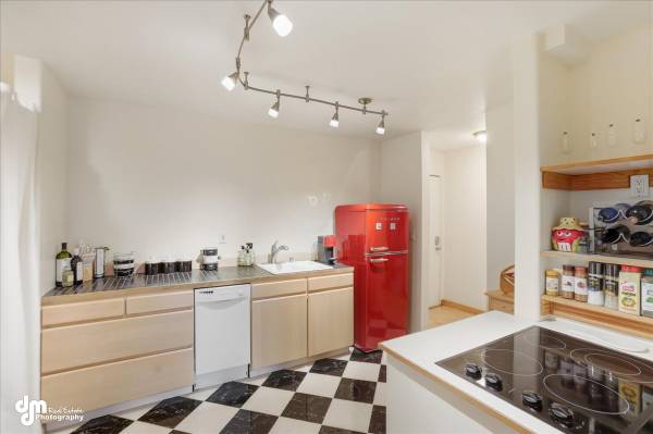 $179,900 / 1br - 728ft2 - COZY DOWNTOWN CONDO! (221 East 7th Avenue Unit #310) (Anchorage)64301752113793123