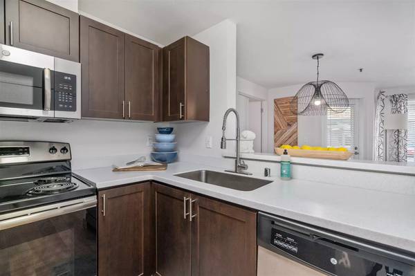 $1,830 / 1br - 773ft2 - Dream Bigger, Live Better: Move in Today! (Silverdale)63850640286977124