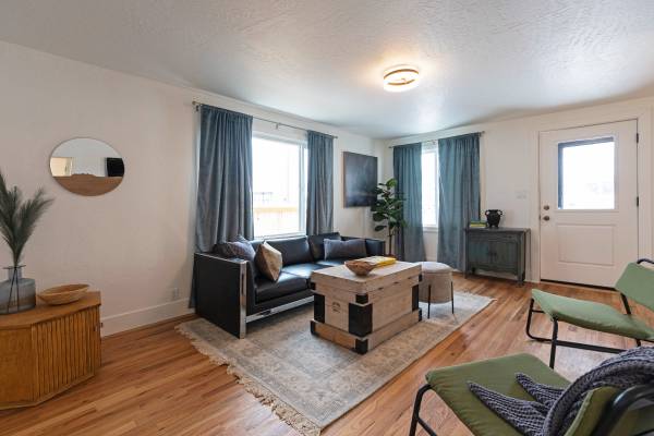 $2,450 / 2br - 1000ft2 - Fully Furnished 2bdr 1bath + office Home (Missoula)63657027052163123