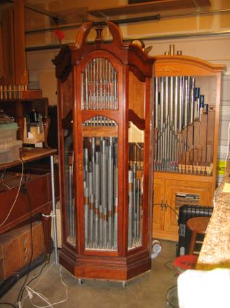 Grandfather Clock Pipe Organs.  Play Manually or from Midi Files 1
