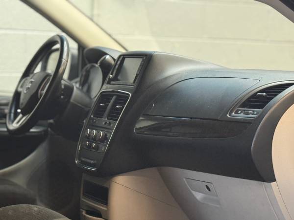 2017 Dodge Grand Caravan - Clean Title, Well Maintained! - $6,999 (Advanced Premier Auto LLC)63616152020481122
