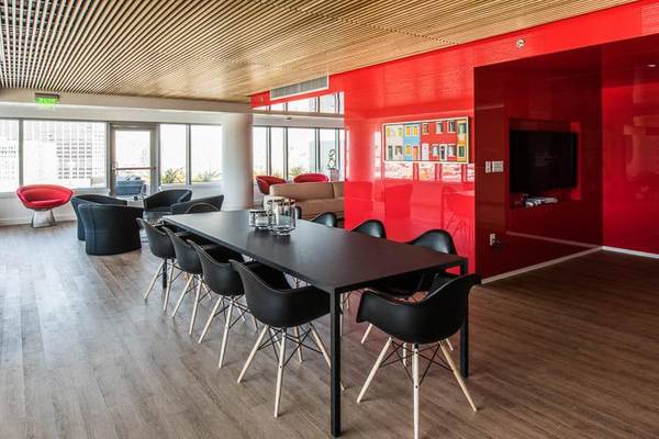 $3,744 / 2br - 670ft2 - Modern two-bedroom apartment with city views and parking options (downtown / civic / van ness)63834324360067123