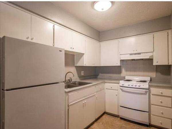 $1,450 / 2br - 800ft2 - Kitchen, Responsive Maintenance Team, Convenient Location63973502769666124