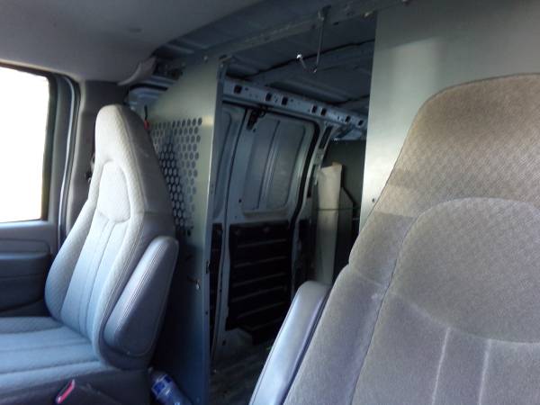 Chevrolet Express/Van de trabajo - $5,499 (Signature Auto Sales Bremerton, llama al 360-792-2277)63474516114947124