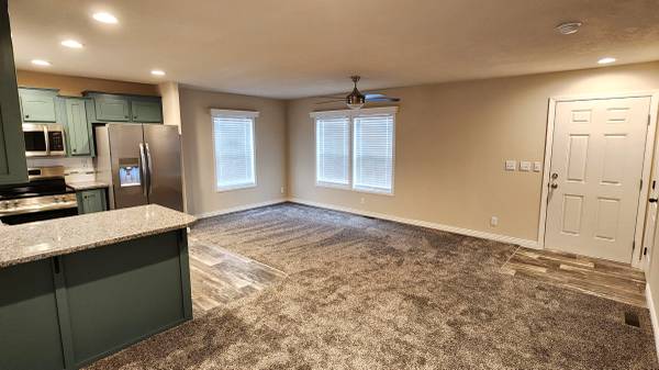 $154,999 / 2br - 960ft2 - Lakewood Vista Sp. #37 (Eugene)63977277566338124