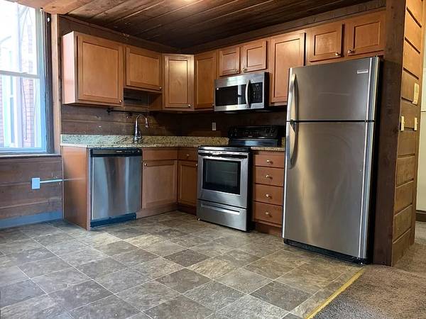 $1,799 / 2br - Charming 2BR at Craig House w/ Updated Kitchen & Exposed Brick ✨🧱 (Pittsburgh)64013531880065120