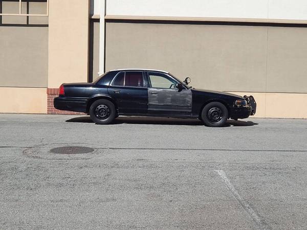 2007 Ford Crown Victoria Police Interceptor sedán de 4 puertas (eje 3.55) - $5,500 (- ¡Grandes autos, grandes precios! Llama hoy)63469741987713121