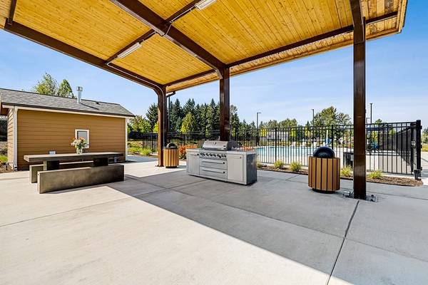 $1,761 / 3br - 1150ft2 - Clubhouse, Pet Spa, Patio/Balcony (9800 219th Ave E., Bonney Lake, WA)63688333600259123