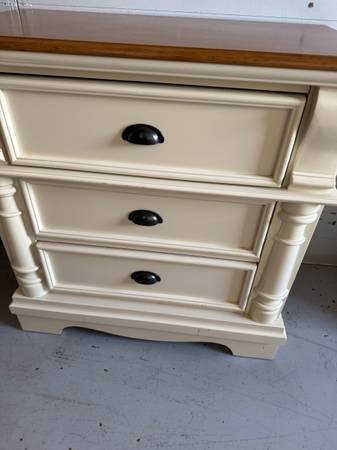 Big Nightstand 1