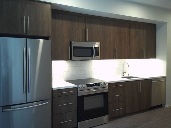 $2,179 / 420ft2 - Near, Convenient, Steps from Petco Park in the Heart of Gaslamp! (Gaslamp/Downtown San Diego)64037042332418120